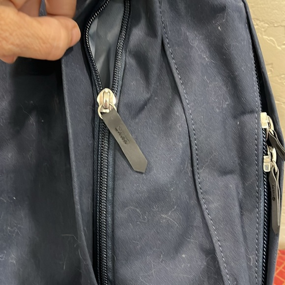 Unisex Osprey Small Day Navy Blue Padded Lap Top Day Back Pack Pockets - Picture 2 of 8